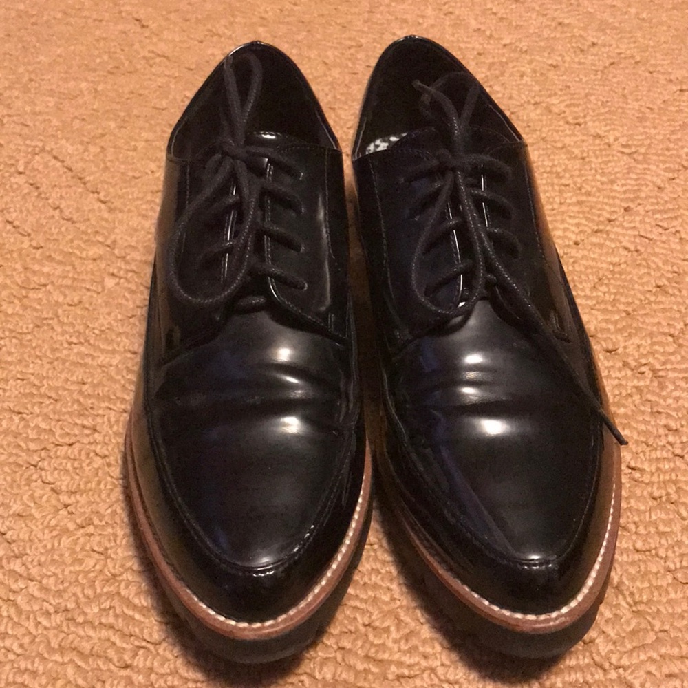 Pointed toe oxfords size 9